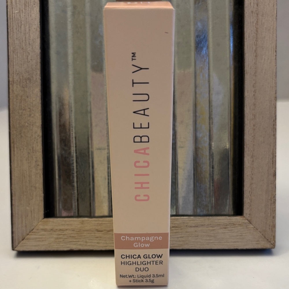 Chica Beauty Champagne Glow Highlighter Duo